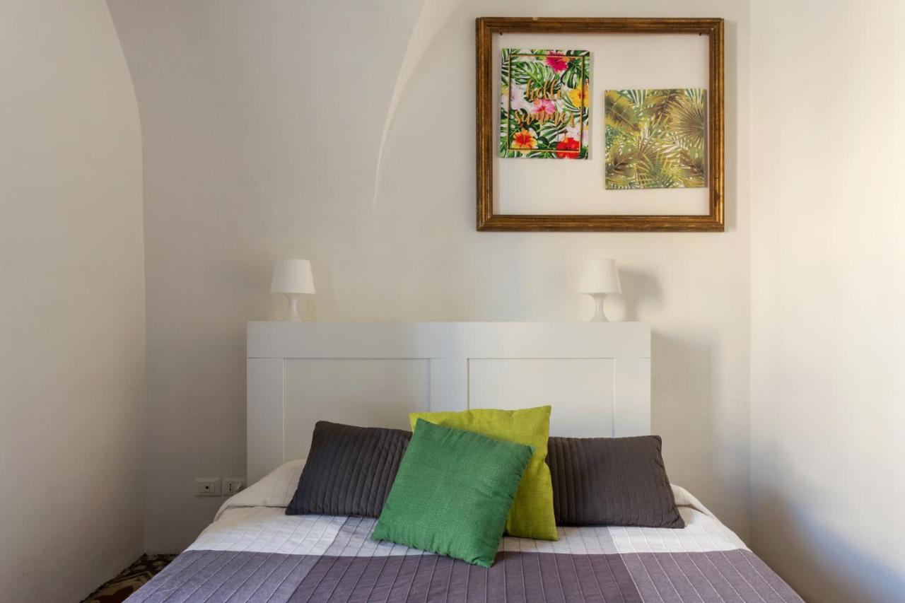 Da Gianni E Lucia Rooms With Bathroom In The City Center CTA Exterior foto