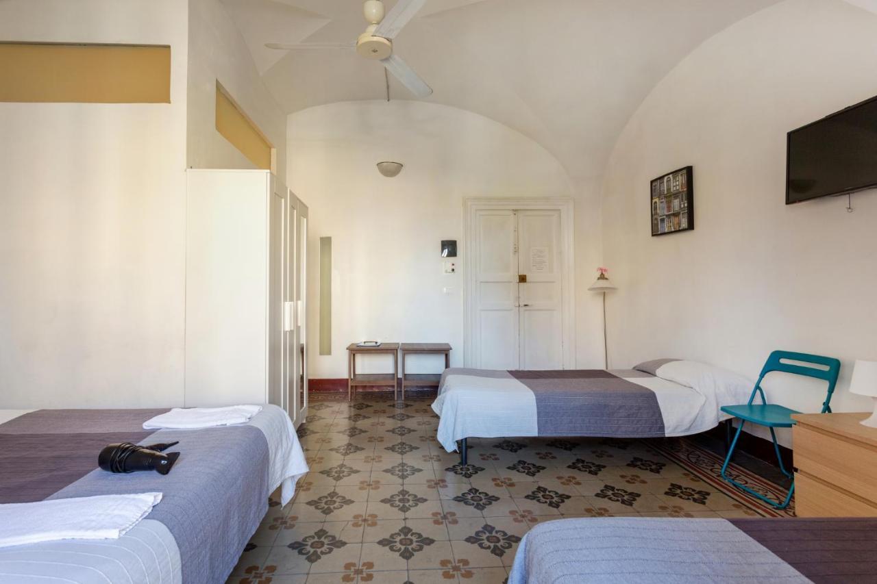 Da Gianni E Lucia Rooms With Bathroom In The City Center CTA Exterior foto
