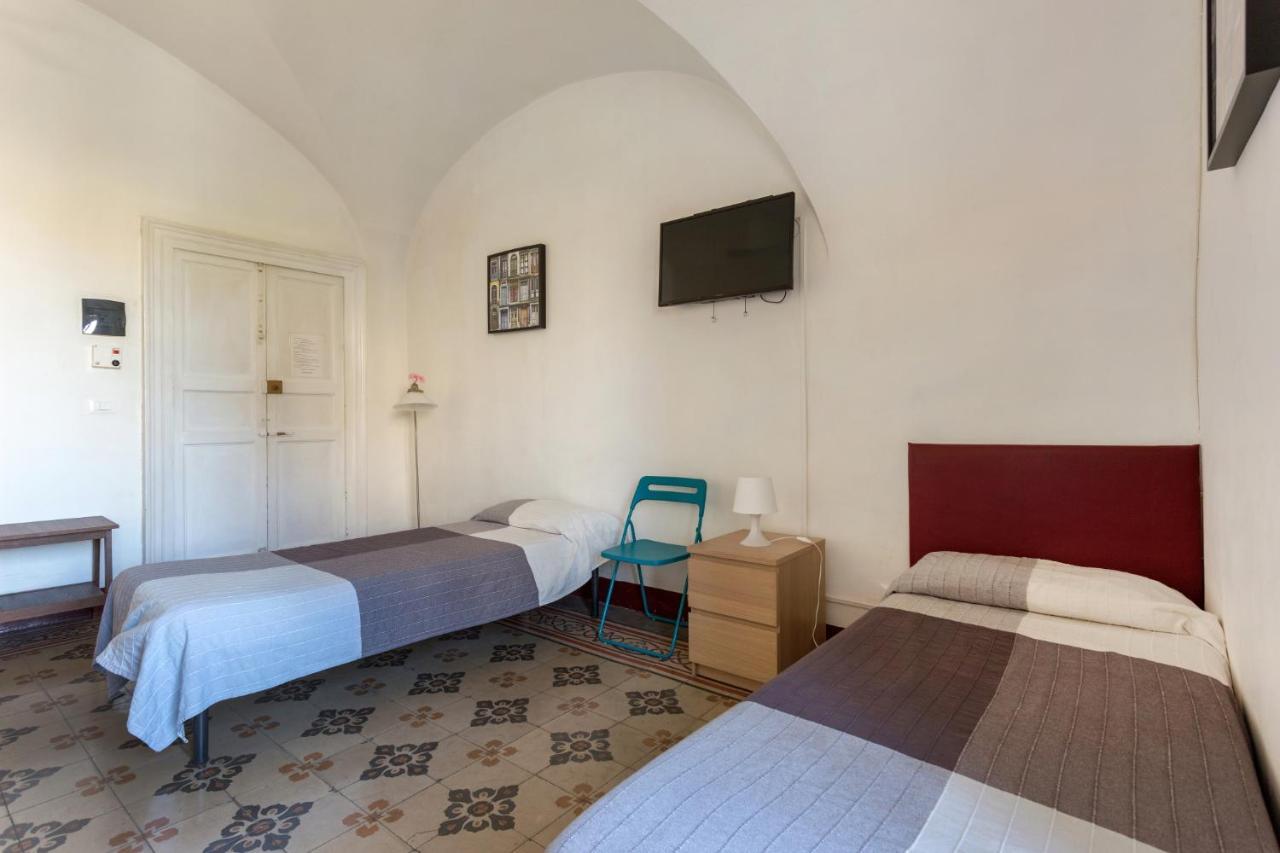 Da Gianni E Lucia Rooms With Bathroom In The City Center CTA Exterior foto